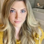 Elle Fowler Instagram - Fall is my color 🌾🍂🍁
