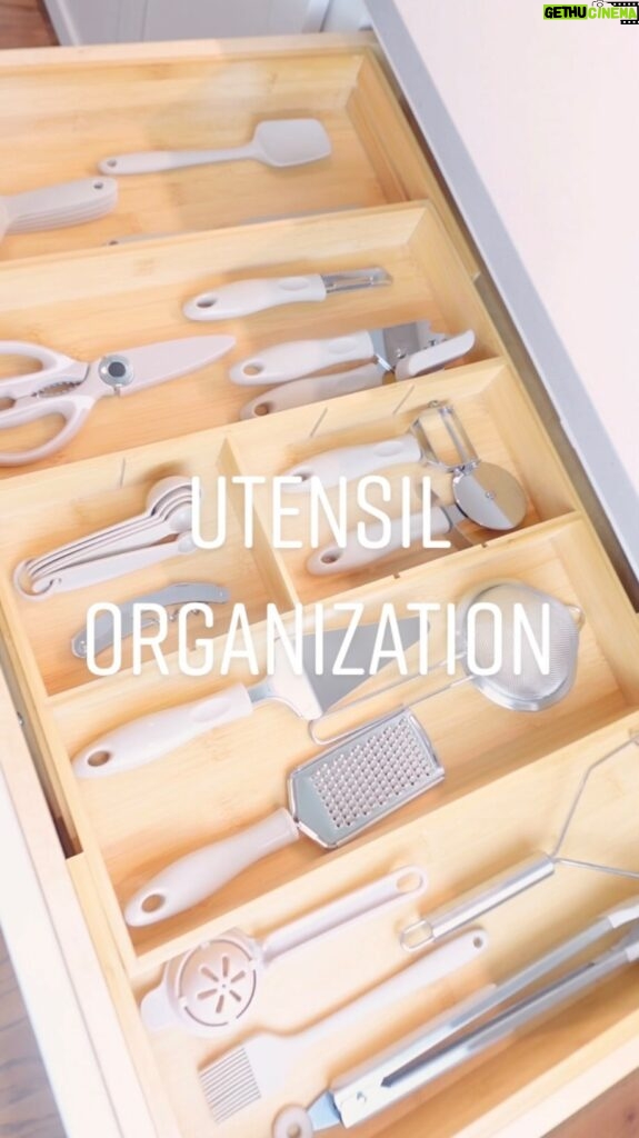 Elle Fowler Instagram - I got me a new set of purrty utensils. I love how they all match and are such a soft, pretty color. Plus, they weren’t expensive! You can find this set in my bio under “Kitchen Favorites” #organizedhome #organize #satisfying #amazonfinds #organizing #organizewithme #kitchen #kitchenorganization