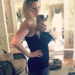 Elle Fowler Instagram – 1 month post partum and feeling like myself again! (Mostly lol!)