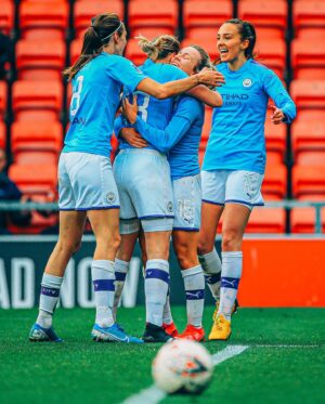 Ellen White Instagram - 💙 #mancity 🤓