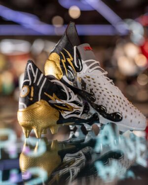 Ellen White Instagram - What a crazy week 🤯🤩 
Thank you so much to @adidasfootball for creating these customised boots for my 100 caps and breaking the goalscoring record 🏴󠁧󠁢󠁥󠁮󠁧󠁿😍🎨 🖌️🔥 #Predator #Createdwithadidas