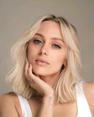 Ellery Sprayberry Instagram - New headshots by the very talented @annasokol ❤️