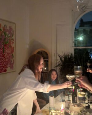 Ellie Bamber Instagram - cosy moments 🥰