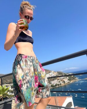 Ellie Bamber Instagram - never enough factor 50 🌞
