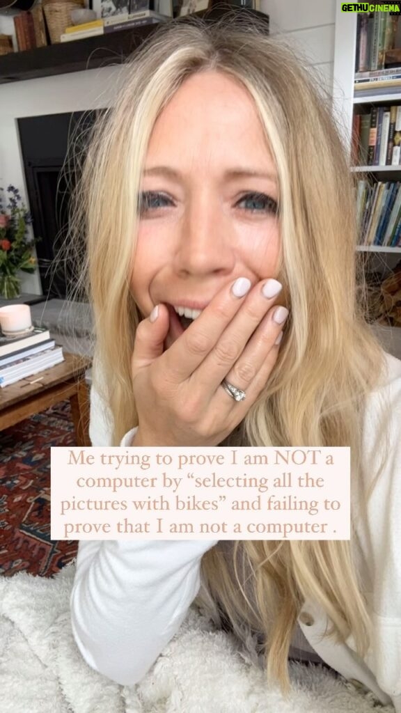 Ellie Holcomb Instagram - Does this happen to anyone else ? 😅 Maybe NOT selecting all the right pictures means we ARE human? Proof that no one can be perfect ? Proof that we all make mistakes? Proof that we can get it wrong AND try again? Comment below if this happens to you! Tell me I’m not alone. 🤍🙏🏼✨ #fabulouslyflawed #humans #takeadeepbreath #whywhytellemthatitshumannature #hardtobehuman