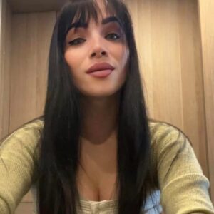 Elluz Peraza Instagram - Esta princesa, @yesleenmendoza está cercana a cumplir años...una mujer fuerte, preparada, amable y generosa. Que Dios bendiga tu vida, hijita virtual, hoy y siempre. Preparándonos para tu cumple... 🎉🎉🎉