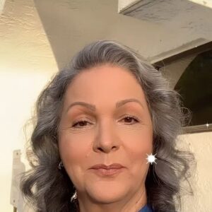 Elluz Peraza Instagram - Hoy te espero.  Nos conectamos. Comenzando bien la semana.