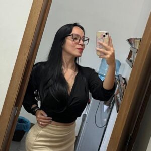 Elluz Peraza Instagram - Esta princesa, @yesleenmendoza está cercana a cumplir años...una mujer fuerte, preparada, amable y generosa. Que Dios bendiga tu vida, hijita virtual, hoy y siempre. Preparándonos para tu cumple... 🎉🎉🎉