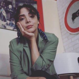 Elmira Dehghani Instagram - یکمم نگاه