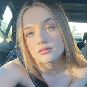 Elodie Grace Orkin Instagram - @halotheseries !!!