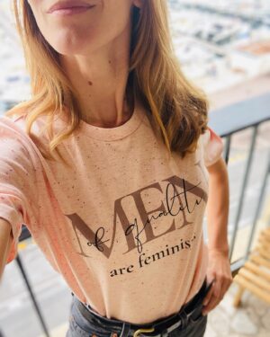 Élodie Varlet Instagram - Journée Internationale des droits des femmes. 

👊« Notre lutte pour la libération n’a de sens que si elle a lieu au sein d’un mouvement féministe qui a pour but fondamental la libération de toutes et tous » bell hooks

✨Collection Sportswear EMPOWERING 
Crée par @florianestudio et en soutien à l’association @lamaisondesfemmes93 

#menofqualityarefeminists 
#onset #fightforyourrights