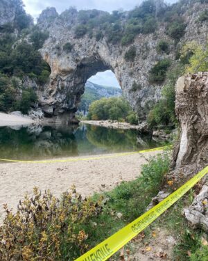 Élodie Varlet Instagram - Jour 1 en Ardèche !
#capitaine #nouveauprojet #soexcited 
@adrenaline_prod 
@francetelevisions 
@samy_gharbi