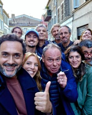 Élodie Varlet Instagram - Retour en images sur le redémarrage de @pblvofficiel ! 

J-1 pour la diffusion sur @tf1 ! C’est fou. Juste fou. 🔥🔥🔥

Ma chère Estelle revient le temps d’une arche. J’espère que vous aurez autant de plaisir à la découvrir que j’ai eu à la tourner. 🤗

🙏Merci merci merciiiiii à mes partners géniaux, à nos réalisateurs bienveillants, à nos prods et à @newen_studios d’y avoir toujours cru, à tous les techniciens et surtout à vous sans qui tout cela n’aurait jamais été possible ! 

Bon come back … 
Et … Belle année 2024 ✨💫💫

❤️

#pblv #pblvofficiel #tf1 #demain #fou #comeback
