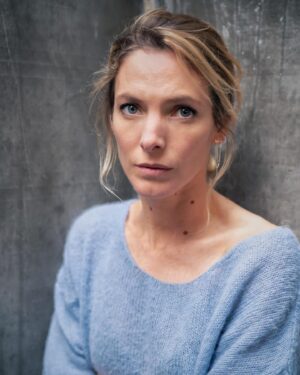 Élodie Varlet Instagram - 💫Actu Book 2024. 

📸 Merci au talentueux @philippe_vermale pour sa douceur son implication et son regard. 

❓Une pref ? 

#book #actress #new #blondehair #photography #2024