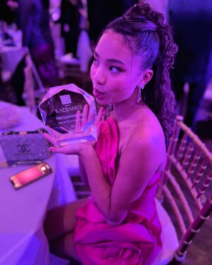 Elodie Yung Instagram - Thank you @capeusa @janetyangofficial @juliasgouw for honoring us with this incredible award! #radiance @cleaningladyfox