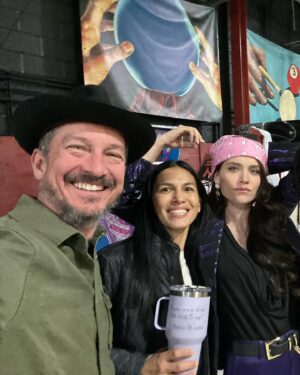 Elodie Yung Instagram - More #tbs for you as we’re finishing filming our finale!! I love this crew and cast 🥰💕
#thecleaningladyfox