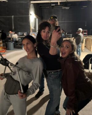 Elodie Yung Instagram - Can’t believe we’re filming the finale of the season! I’m gonna start dropping some behind the scenes photos 👀😜.
#thecleaningladyfox #bts