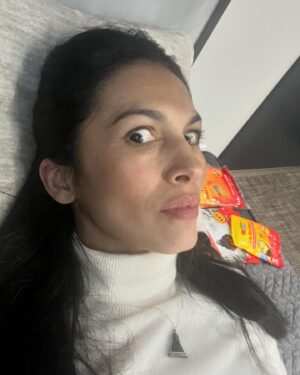 Elodie Yung Instagram - Can’t believe we’re filming the finale of the season! I’m gonna start dropping some behind the scenes photos 👀😜.
#thecleaningladyfox #bts