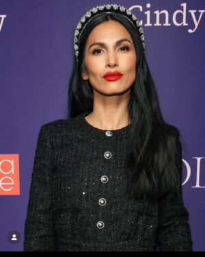 Elodie Yung Instagram - Big shout out to my fav make up artist @sarahuslan & @wearelula 😘 Thank you for last night glam, you made me feel good 😊  #radiancegala 
.
.
.
Hair @alexthaohair ( thank you 😊)
👠 @giorgioarmani 
And vintage serre-tête found by me 👸🏻