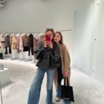 Eloise van Oranje Instagram - 👯‍♀️derde bezoek👯‍♀️ samen met tess in hartje soho kunnen slapen voor een week was echt een DROOM. we liepen de deur uit en stonden meteen in een wijk met mooie (boutique) winkels en restaurants - waar we echt alles “cute en leuk” vonden 😉 zo genoten van het lekkere eten (behalve crumble cookies haha), de lange wandelingen, het lekkere weer, en alle gezelligheid 🥂🥂🥂 tips van deze week qua eten - 🍣 @ozakaya_nyc - 🥗 @rubyscafe , @shukanyc (!!!) en @twohandsrestaurant - 🍕 @upsidepizza - 🎷 @thedjangonyc - 🥟 @smorgasburg - 🍜 @soothr_nyc - 🌇 @veranonyc