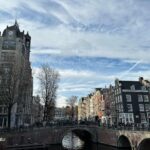Eloise van Oranje Instagram - kunnen we een moment nemen voor HOE lekker gister was met de eerste zonneschijn 🌤️🌤️ voor mij was het sporten, terras, window shoppen in 9 straatjes, lekker eten, gezellige mensen & NIEUW HAAR wat mn dag hebben gemaakt !!!