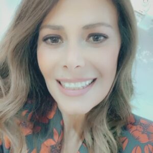 Elsa Fayer Instagram - Go loto ! Avez-vous joué ? Je vous attends à tout de suite ! @tf1 @fdj_officiel #luckyday
