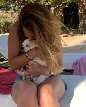 Elsa Fayer Instagram - Au revoir le petit ange de ma vie 
 Merci pour cette merveilleuse vie passée avec toi . Mon cœur est lourd et tu me manques déjà trop . Je t’aimais je t’aime et je t’aimerai . Djimmy ma vie 8/11/08 16/06/23❤️