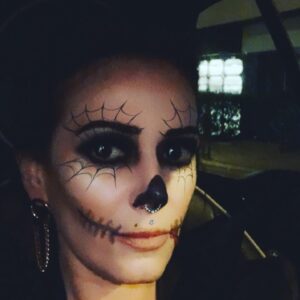 Elsa Fayer Instagram - Happy #halloween à tous !!! Je vous souhaite une soirée monstrueuse 🔥🎃