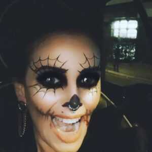 Elsa Fayer Instagram - Happy #halloween à tous !!! Je vous souhaite une soirée monstrueuse 🔥🎃
