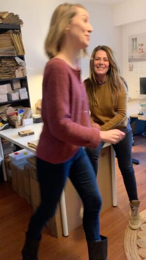 Elsa Fayer Instagram - J-1 avant le grand départ pour le Togo ! @akpeleau une grande aventure qui commence. 
Un immense merci à la marque de culottes menstruelles @bertyne_officiel et à sa fondatrice Pauline pour ce don qui sera tellement utile pour les femmes sur place. Merci  de partager nos valeurs et d’avoir répondu à notre appel avec tant de générosité. 
Je suis si impatiente de partager avec vous cette expérience . 🫶