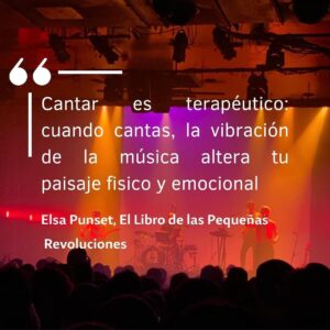 Elsa Punset Instagram - ¿Te has fijado en lo bien que sienta cantar? El “subidón”que produce cantar, solo o en grupo, surge de las endorfinas que generas, y que potencian la sensación de placer... y también de la oxitocina, que alivia la soledad y el estrés... El placer que nos da cantar- sobre todo cantar en grupo- podría ser la recompensa evolutiva de haber “salido de la cueva” y aprendido a colaborar con otras personas. ¡Así que canta!... en el coche, en la ducha, mientras cocinas o en un coro... ¡Pon la musica bien alta y canta por encima de la canción! Ah! Y no te juzgues al cantar porque cuanto más lo hagas, irás mejorando la afinación y sobre todo, ¡te relajarás, sonreirás y te sentirás mejor!🔆

#inteligenciaemocional #elsapunset #quote #reflexion #cantar