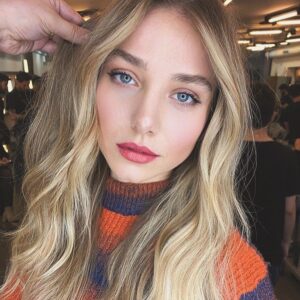 Elvan Dişli Instagram - Son durum bu.👩🏼 🤩teşekkürler @garagehairrepairstudio 🙏🏻