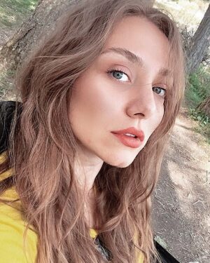 Elvan Dişli Instagram - Güneşli günler geri döndü☀️🐥