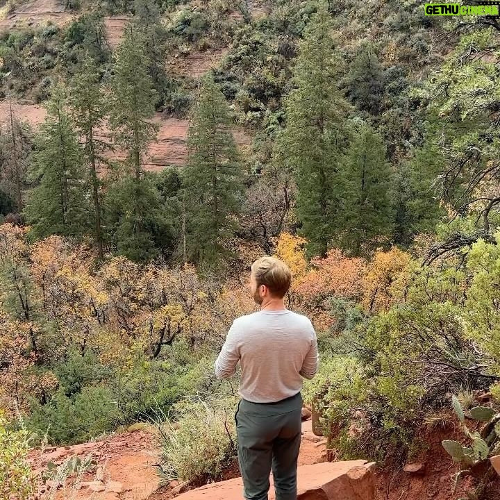 Elysia Rotaru Instagram - Beyond Thankful 🧡❤️🧡❤️🧡❤️🧡❤️🧡❤️🧡❤️🧡 #photodump pt 2 #sedona #hiking #boyntoncanyon #vortex #redearth #mountains #kachinawoman #miiamospa #fiveyears @ryslife @relaischateaux @mii_amo_spa 🌲 ALSO what tree is this on pic 8 ? It’s the perfect smell. ALSO thank you @gustafsonperformancecenter for getting me up and moving so I can climb this mountain, and more to come! 🏜️