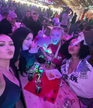 Elz The Witch Instagram - Winter Wonderland post christmas tradition 🎄❤️