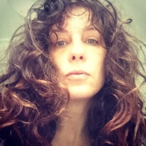 Emel Çölgeçen Instagram - Nisan ve mayıs kimseye haber vermeden yer değiştirmişler...