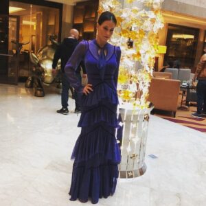 Emel Çölgeçen Instagram - Beni bu şahane elbise ile bu özel geceye hazırlayan @neslisahyilmazz a sonsuz teşekkürler 💜