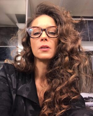 Emel Çölgeçen Instagram - Bazen böyle … #sunday #funday