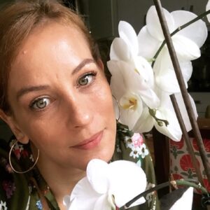 Emel Çölgeçen Instagram - Bulutlar gitse ya...
