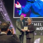 Emel Sayın Instagram - 🧿 Cumhuriyetimizin 100. Yılında Cumhurbaşkanlığı Kültür ve Sanat Büyük Ödülünü aldığım için çok mutluyum. 60 yılını sanata adamış bir sanatçı olarak gurur ve onur duyuyorum. Sayın Cumhurbaşkanımıza çok teşekkür ederim. Dinleyicilerimle birlikte şarkılar vesilesiyle bir ömrü paylaştık. Birlikte ağladık, birlikte güldük. Onlara en içten sevgi ve teşekkürlerimi iletiyorum.