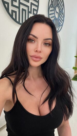 Emelina Adams Instagram - Thank you so much @hanok_kbeauty for my treatment today 😍😍 this was such an amazing experience where I started out doing a full skin analysis to see what my skin needs. They measured the moisture in my skin and discussed areas of my skin that I need to work on. Then I received a 12 step 90 minute “Glass Skin” facial treatment. It was so relaxing and everyone was so friendly. I can’t wait to go back 🥰💖✨

#skincare #selfcare #beauty #koreanspa #glassskin