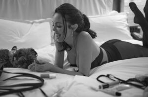 Emelina Adams Instagram - Successful week of traveling & meetings ✈️📸🎞️ got to shoot with @trevorowsley in NYC. Thank you so much for connecting us @joewillardsen @truedentistry ✨ how cute is little #Onyx 🖤