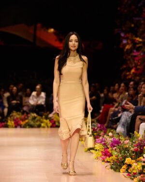 Emelina Adams Instagram - I had such an incredible time in Mexico City and such an honor to walk in the Spring/ Summer Guess fashion show 🌸 A huge thank you to @guessmexico @guess team & @paulmarciano for believing in me & giving me this opportunity! ✨ I am so grateful for my #GuessFamily and the opportunities to grow with such an amazing company and brand I’ve always wanted to work with. Such a dream come true for me and an unforgettable experience. Thank you so much for having me ❤️❤️❤️❤️🙏🏻🙏🏻✨💋

#guess #guessgirl #marciano #marcianomoment #guessmexico