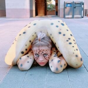 Emerald Gordon Wulf Instagram - Who is your favorite villain? Cheetah costume by @shapeshifterzco #contortion #contortionist #flexible #flexibility #circus #cirquedusoleil #cirque #comic #wonderwoman #cosplay #cosplaygirl #cosplayer #villain #superhero