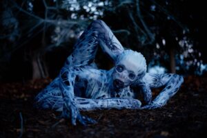 Emerald Gordon Wulf Instagram - "Being normal is vastly overrated." —Halloweentown
🕸🕷🕸
Photos by @kalialexsis 
#contortion #contortionist #flexible #flexibility #circus #freak #horrormovies #horror #creepy #creepypasta #scary #terror #horrormovie #monster #spider #arachnid #arachnophobia