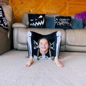 Emerald Gordon Wulf Instagram - New Spooky Scary Skeleton dance. If you try it, tag me! ☠️🎃🩻👻
 #spookyseason #spookyscarypartner #spookyscaryskeletons #skeleton #contortion #contortionist #flexible #flexibility #funny #scp #scpfoundation #comedy #terror #horror #06 #october #halloween #halloweencostume #costume #creepy #scary #laugh #dance