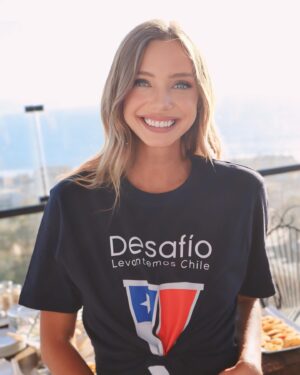 Emilia Daiber Instagram - Algunas postales de lo que fue nuestro paso por Viña! Un festival diferente donde todos y todas trataron de aportar desde su vereda a miles de familias afectadas por los incendios. Y siguen necesitándonos! No los olvidemos!!! 
Gracias @desafiochile por su tremenda labor 🫶🏽
@skecherschile 
@jpqueralto
📷 por el máximo @titogaete 🤍