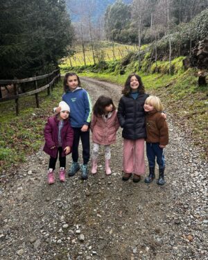 Emilia Daiber Instagram - Feliz Día del niño mi Baltazar!!! Te celebramos hoy y siempre 🫶🏽 
A ti, y a tus primos, que en realidad, son tus hermanos 🤍 
No deja de sorprenderme cuanto aprendo de ti. Eres un niño extraordinario y nuestro orgullo más grande!! @axelreichh 

Feliz día a todos sus niñ@s!!!!