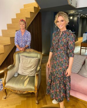 Emilia Fox Instagram - Joining my mum again for some top telly watching tonight @c4gogglebox at 9pm. In fact, I just like watching her watching telly! Thank you @wyselondon for letting me #borrow your beautiful summer dress. #mumsanddaughters #family #gogglebox #ilovetelly #fridaynightin #again 📺