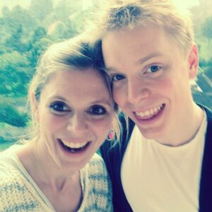 Emilia Fox Instagram - I don’t think this has ever happened to us before...my brother Fred and I are both on telly tonight, at the same time, but in different programmes! I am very excited to see him in #whitehousefarm @itv 9pm and the concluding part of this week’s #silentwitness is also at 9pm @bbcone #strangecoincidence #proudsister #foxesonboxes #januarytv 📺🦊🦊